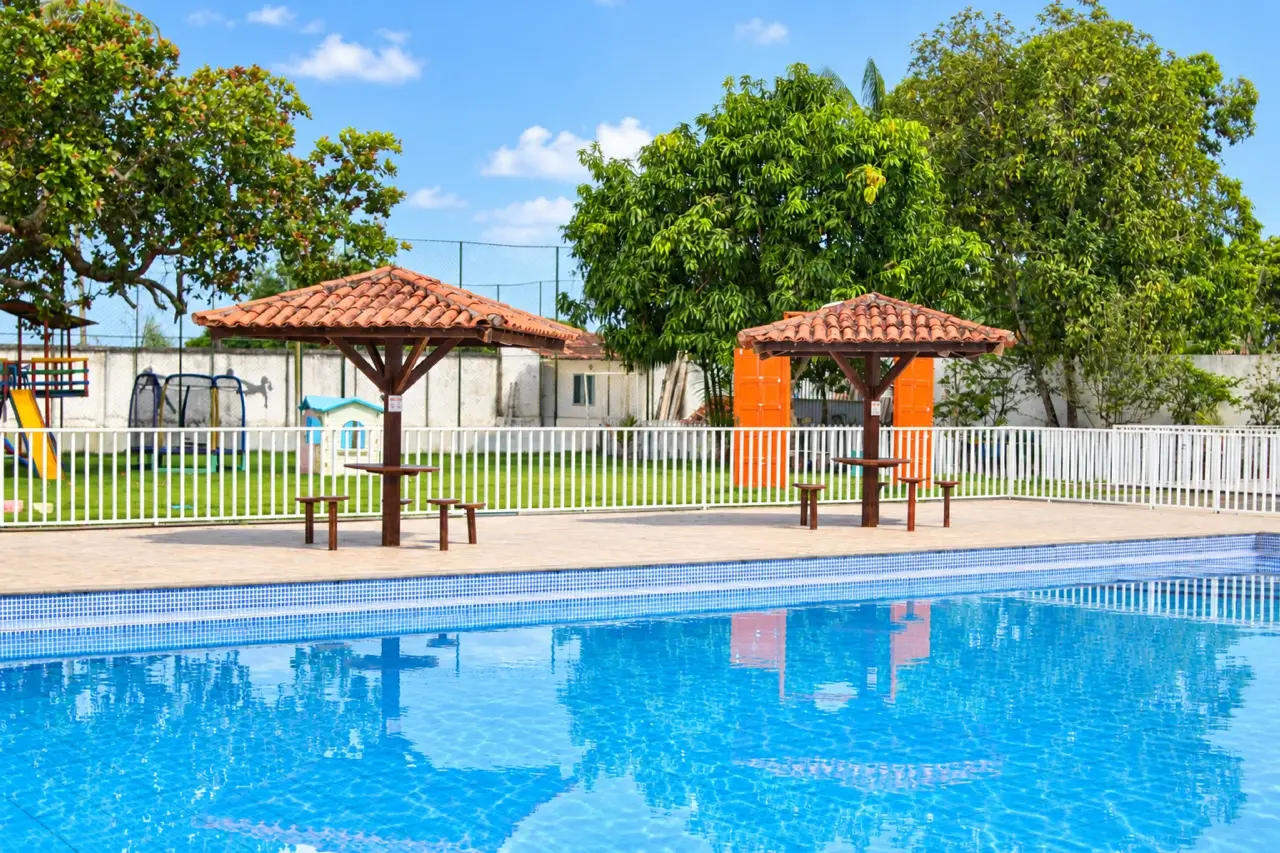 Piscina principal da Chácara da Serra, chácara para batismo em Areia Branca, Sergipe